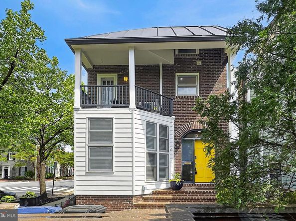 902 Oronoco Street, Alexandria VA 22314