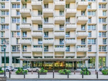 604 S Washington Square