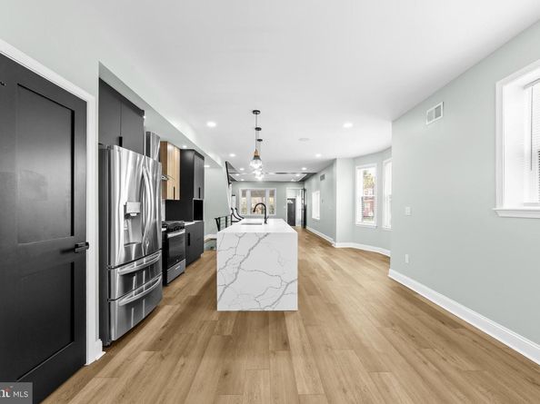 914 W Duncannon Avenue, Philadelphia PA 19141