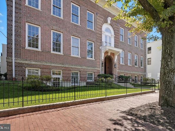 901 D Street NE 207, Washington DC 20002