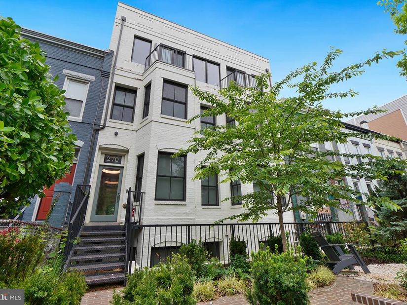 270 15TH Street SE 202, Washington DC 20003
