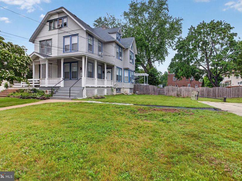 825 Andrews Avenue, Darby PA 19023