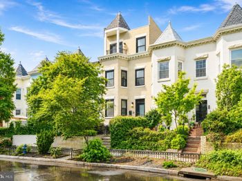 145 Adams Street NW
