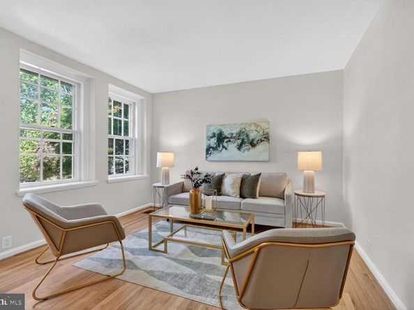 3621 39TH Street NW B320, Washington DC 20016