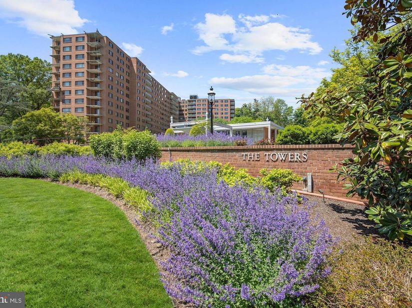 4201 Cathedral Avenue NW 905W, Washington DC 20016