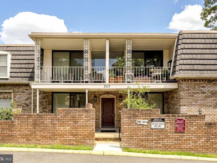 3117 Patrick Henry Drive 430, Falls Church VA 22044