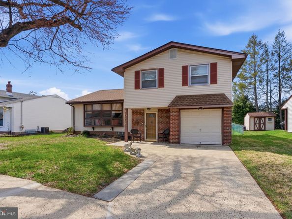 1036 Camas Drive, Philadelphia PA 19115