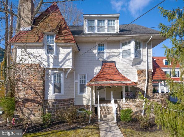 216 Bloomingdale Avenue, Wayne PA 19087