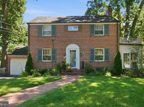 1251 S Oakcrest Road, Arlington VA 22202