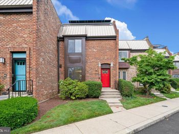 527 Brummel Court NW