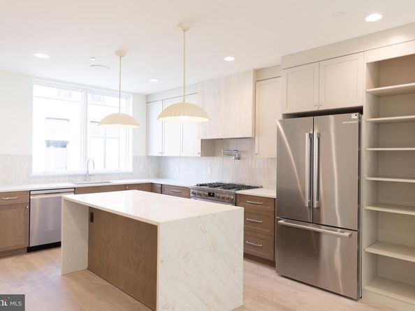 954 N 6TH Street, Philadelphia PA 19123