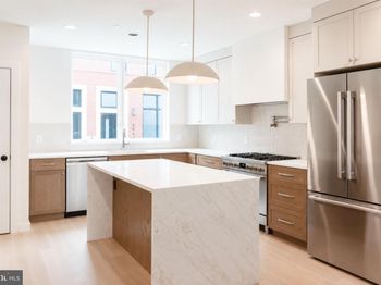 954 N 6TH Street