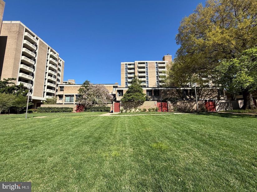 1245 4TH Street SW E800, Washington DC 20024