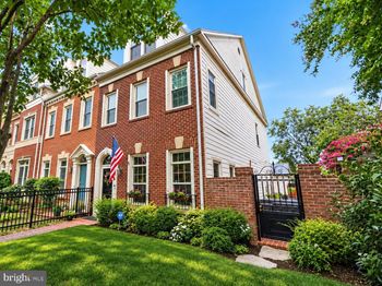 901 Bernard Street