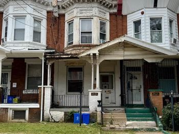 2423 W Hagert Street