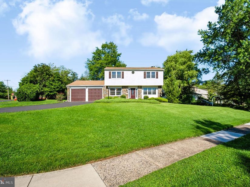 2201 Shetland Drive, Warrington PA 18976