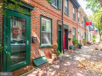 306 N Lawrence Street
