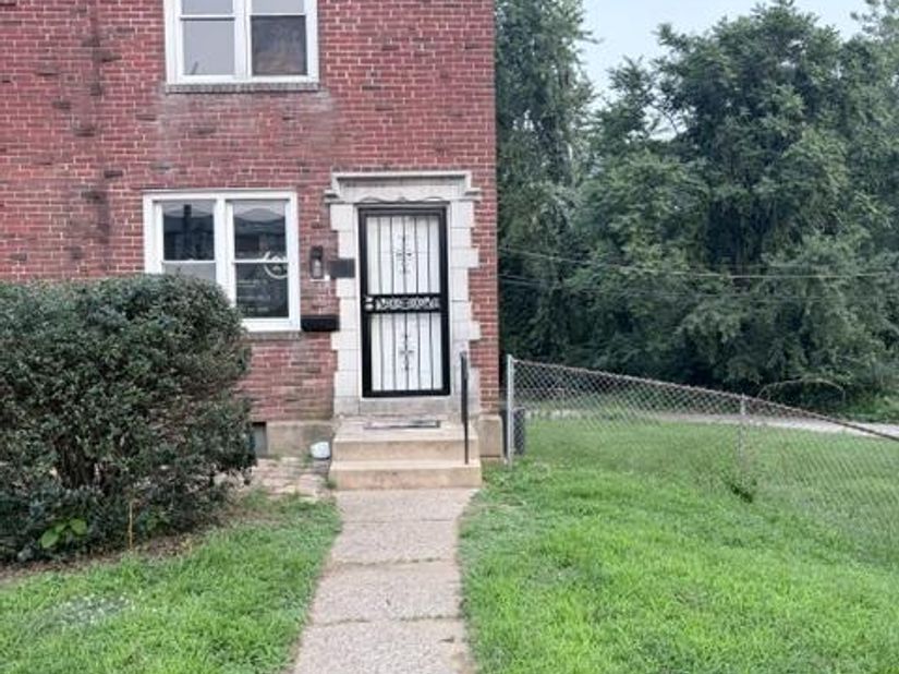318 Tribet Place, Darby PA 19023