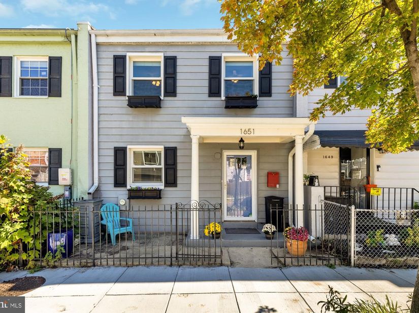 1651 11TH Place NE, Washington DC 20002
