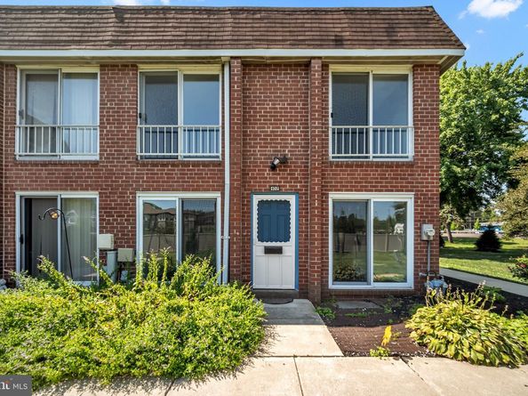 107 Lexington Court, Warminster PA 18974