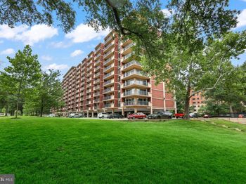 1300 Army Navy Drive