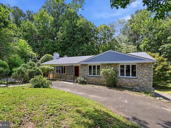 1035 W Allens Lane