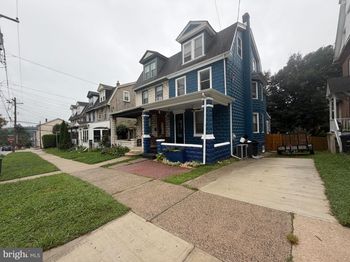 135 E 8TH Avenue