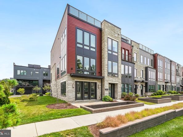 9775 Sanvitalia St, Bethesda MD 20817