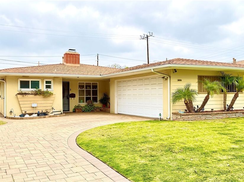 5621 Fallsgrove, Los Angeles CA 90016
