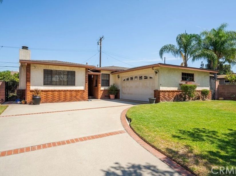 347 W Alcross, Covina CA 91722