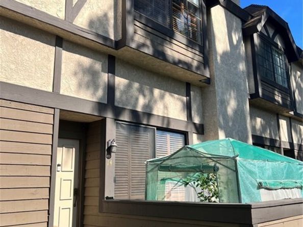 19230 Wyandotte 14, Reseda (los Angeles) CA 91335