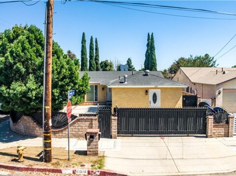 13200 Wentworth Street, Arleta (los Angeles) CA 91331