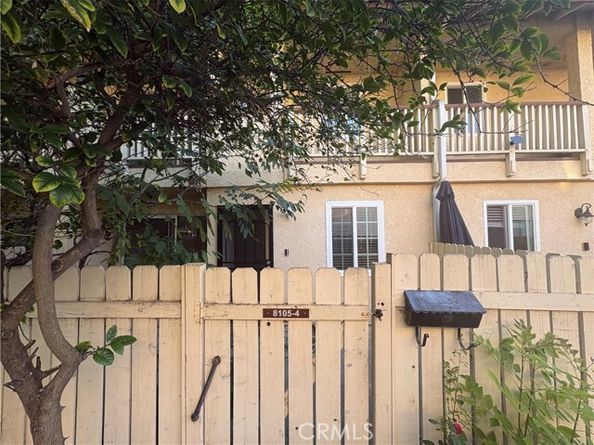 8105 Canby 4, Reseda (los Angeles) CA 91335