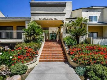 64 N Mar Vista Avenue