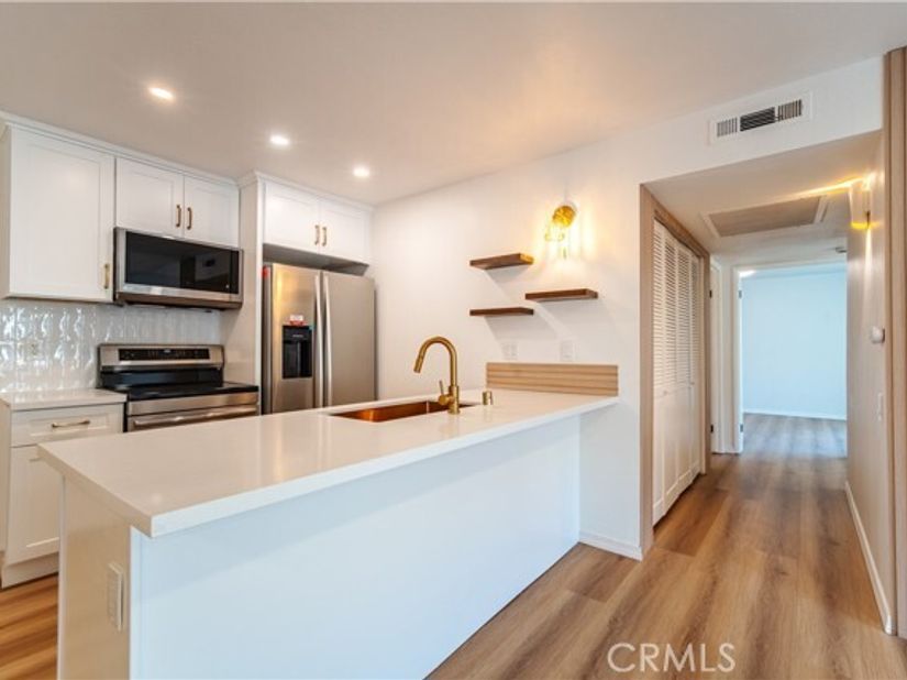 21951 Rimhurst Drive 202, Lake Forest (el Toro) CA 92630