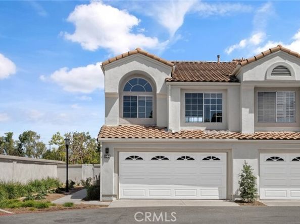 122 Almador, Irvine CA 92614