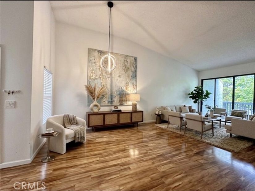 2542 W Macarthur, Santa Ana CA 92704