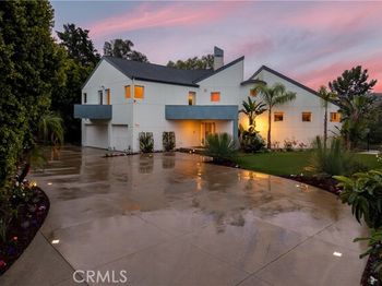 385 S Via Montanera