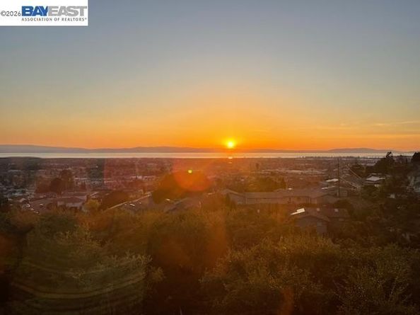 19100 Crest Ave 24, Castro Valley CA 94546