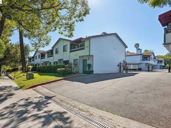1255 N Los Robles Ave