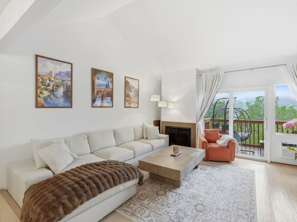 1956 Ascot Dr, Moraga CA 94556