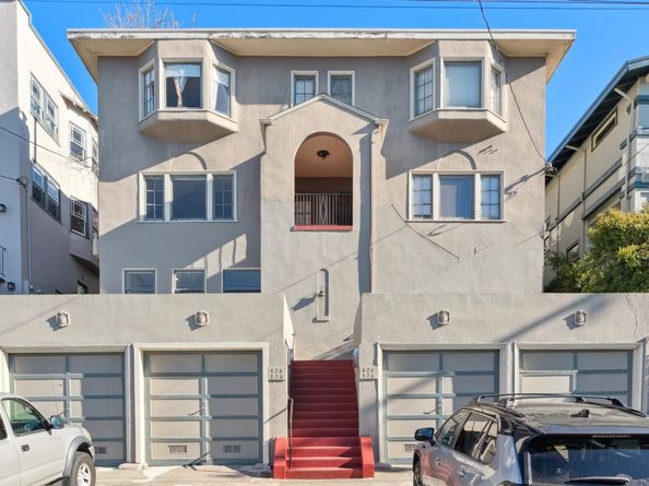 832 Walker, Oakland CA 94610