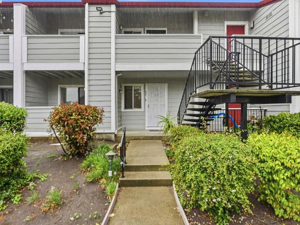 655 River Oak Way 42, Hayward CA 94544