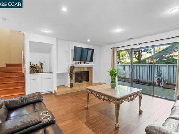 2552 Treeside Way, Richmond CA 94806