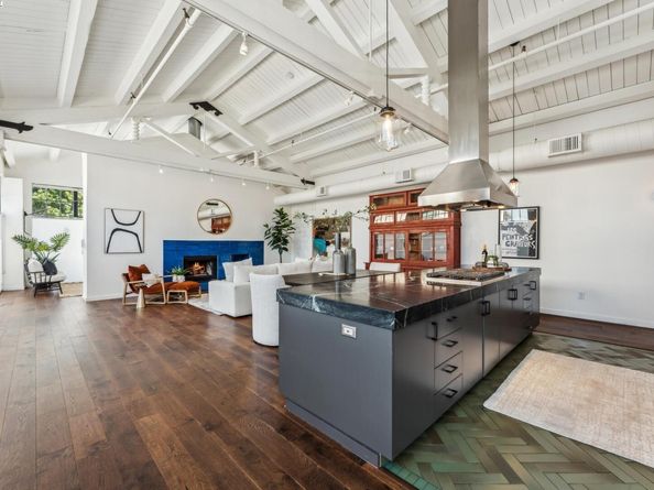 311 4th St 301, Oakland CA 94607