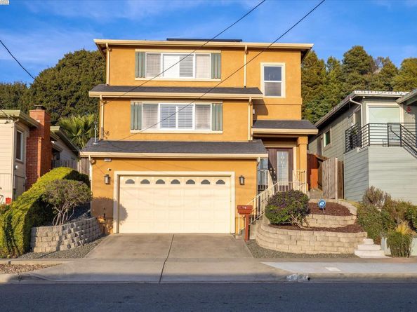 1564 Santa Clara St, Richmond CA 94804