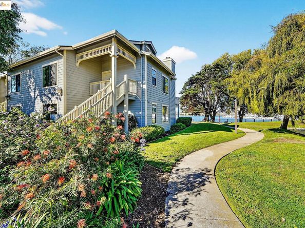 162 Lakeshore Ct, Richmond CA 94804