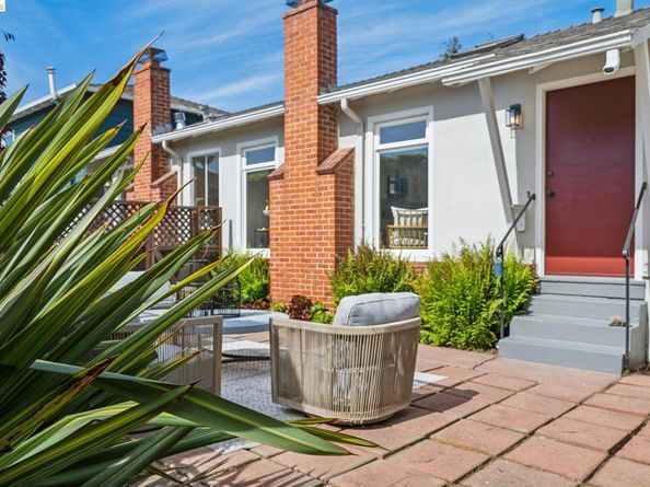 3239 Briggs Ave, Alameda CA 94501