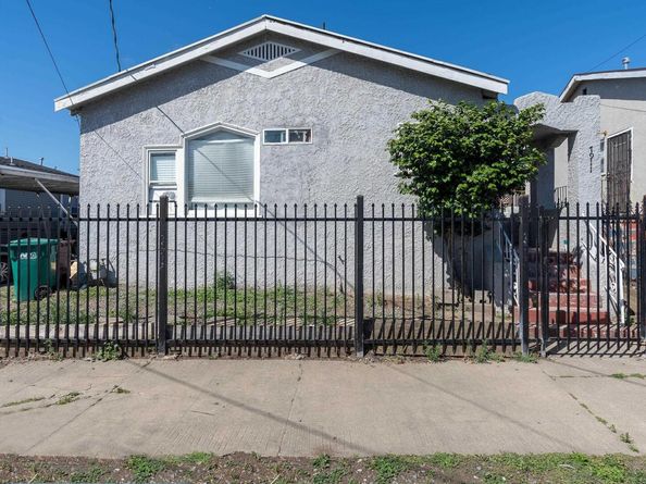 7911 Holly Street, Oakland CA 94621