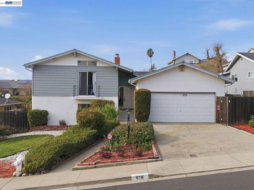 836 Hawthorne Dr, Rodeo CA 94572